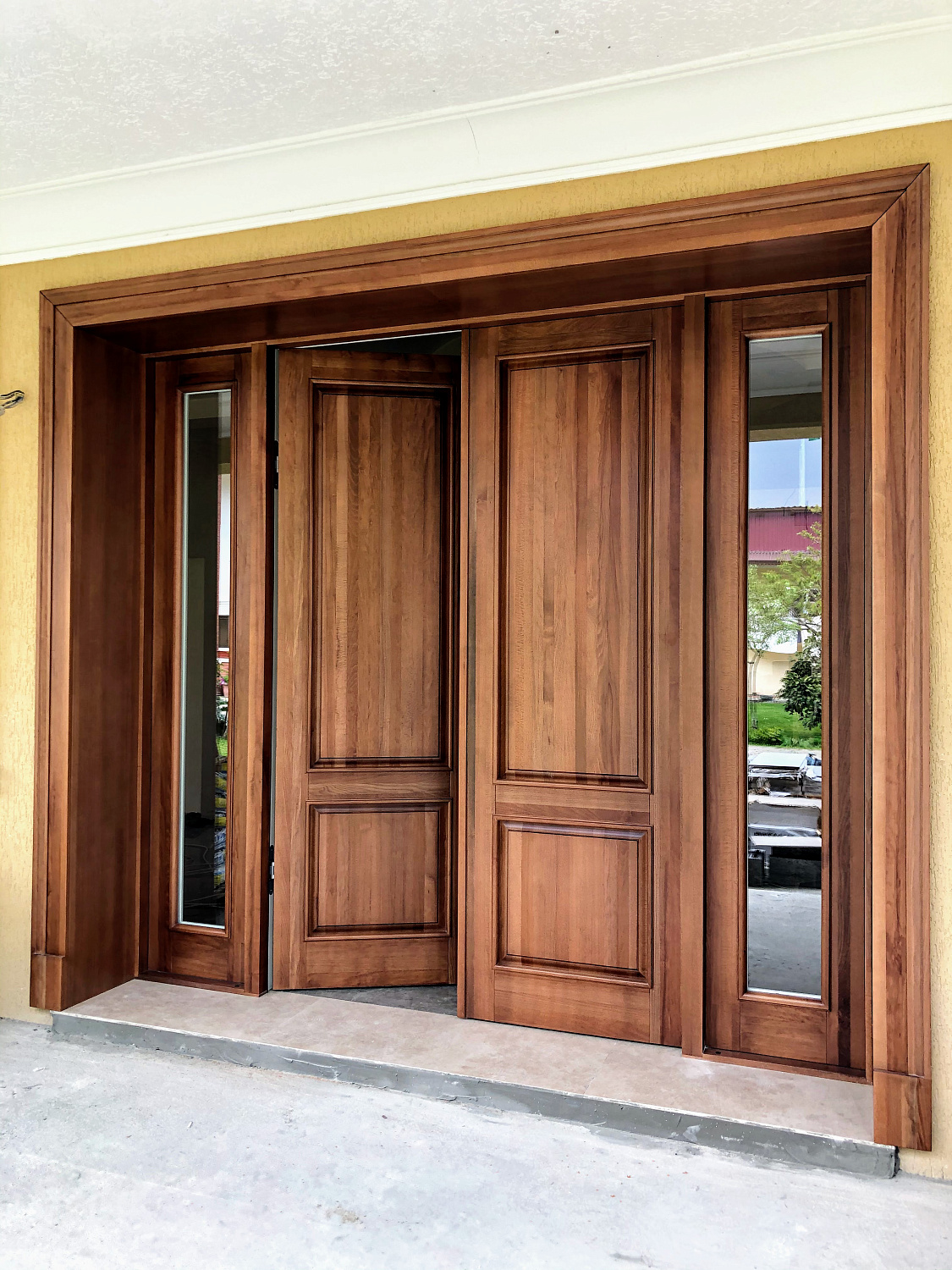 Двери ДОЗ-АПСНЫ "Сухумский деревообрабатывающий завод"